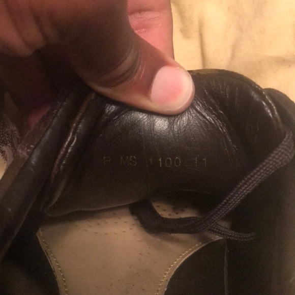 I’m selling my 2011 Louis Vuitton shoes - Picture 8 of 8